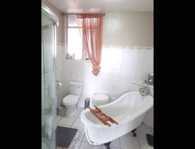 3 bed property to rent in FLORIDA PARK